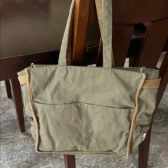 Feed Olive Green Tote Bag - Picture 2 of 16